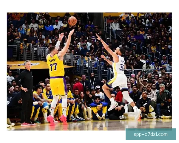 东契奇单赛季40+得分创新纪录 湖人仅次科比